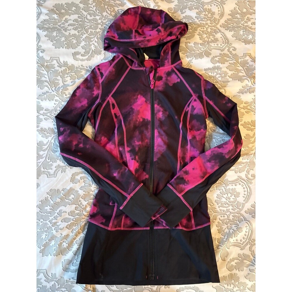 Lululemon Daily Practice Jacket in Blooming Pixie Raspberry Black